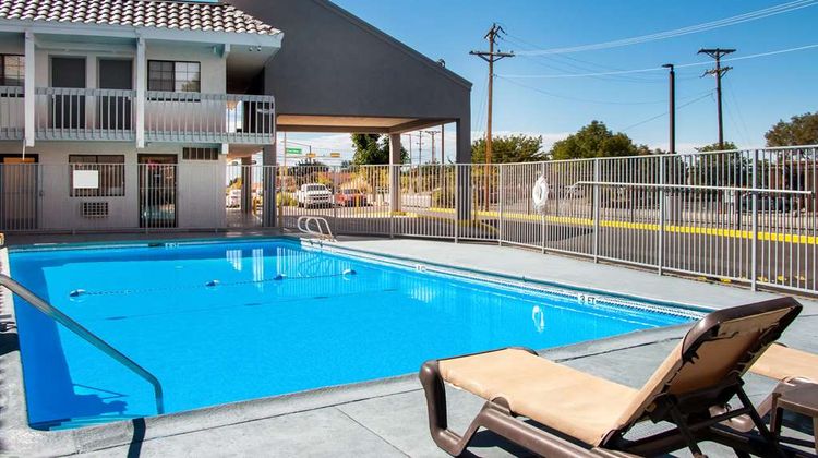 Quality Inn Pool