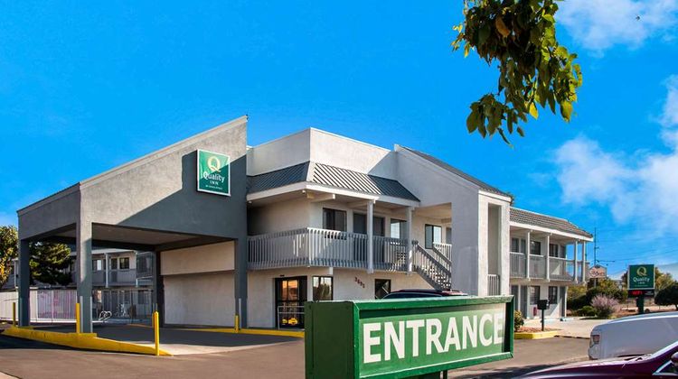 Quality Inn Exterior