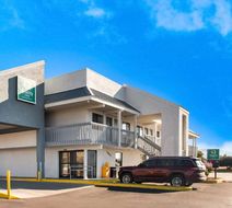 Quality Inn Exterior