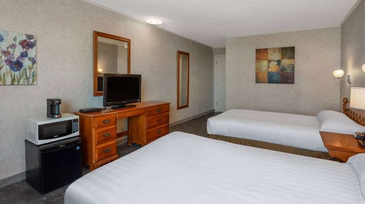 Travelodge by Wyndham Amherst Room