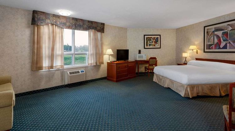 Travelodge by Wyndham Amherst Room
