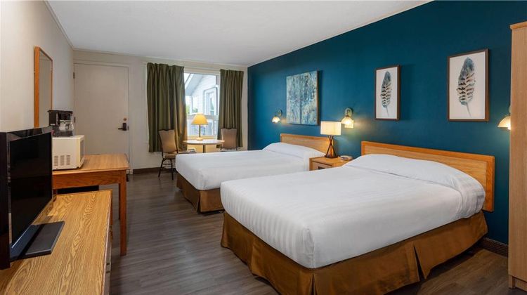 Travelodge by Wyndham Amherst Room