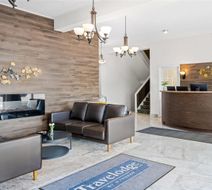 Travelodge by Wyndham Amherst Lobby