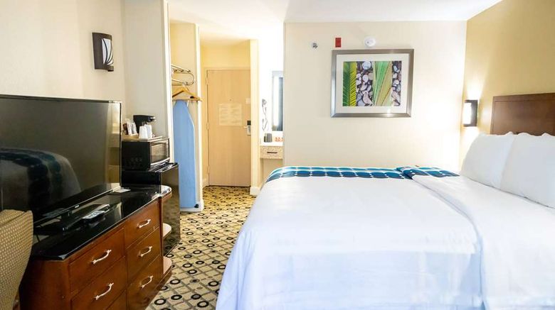 <b>Baymont by Wyndham Atlanta Airport South Room</b>. Images powered by <a href="https://iceportal.shijigroup.com/" title="IcePortal" target="_blank">IcePortal</a>.