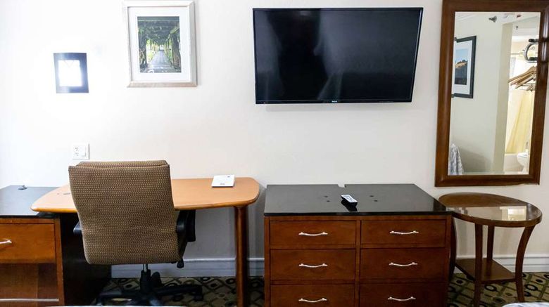 <b>Baymont by Wyndham Atlanta Airport South Room</b>. Images powered by <a href="https://iceportal.shijigroup.com/" title="IcePortal" target="_blank">IcePortal</a>.
