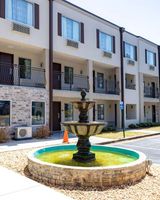 Days Inn by Wyndham College Park