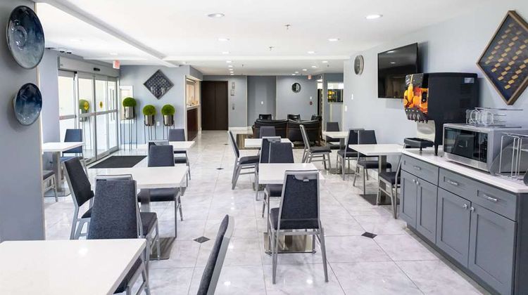 Days Inn by Wyndham College Park Restaurant