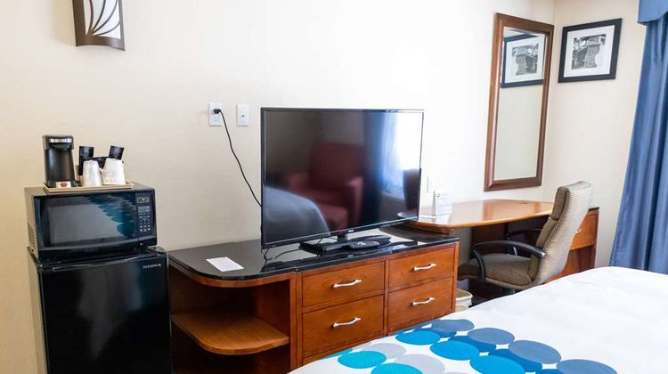 Days Inn by Wyndham College Park Room