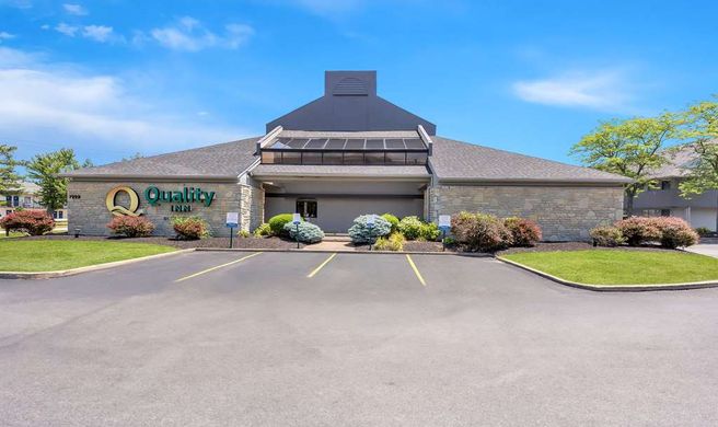 Quality Inn Exterior