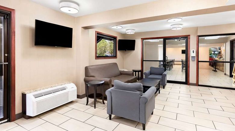 <b>Quality Inn Lobby</b>. Images powered by <a href="https://iceportal.shijigroup.com/" title="IcePortal" target="_blank">IcePortal</a>.