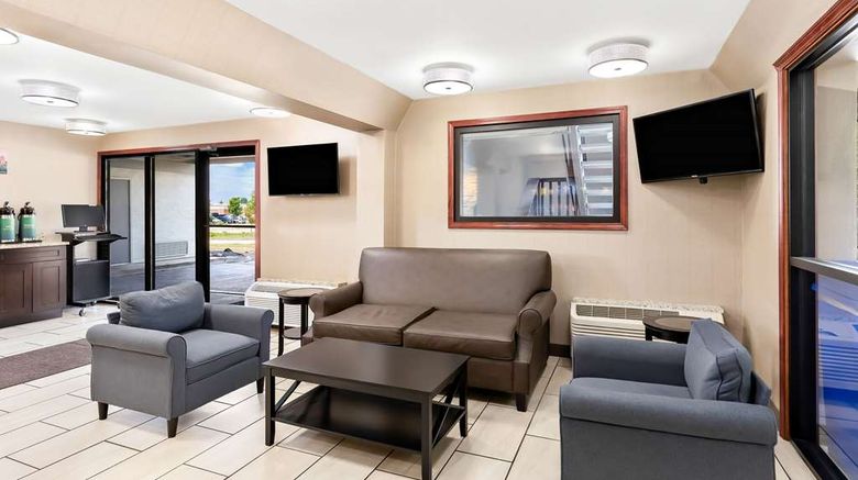 <b>Quality Inn Lobby</b>. Images powered by <a href="https://iceportal.shijigroup.com/" title="IcePortal" target="_blank">IcePortal</a>.