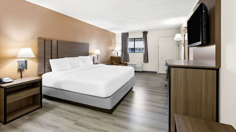 <b>Quality Inn Room</b>. Images powered by <a href="https://iceportal.shijigroup.com/" title="IcePortal" target="_blank">IcePortal</a>.