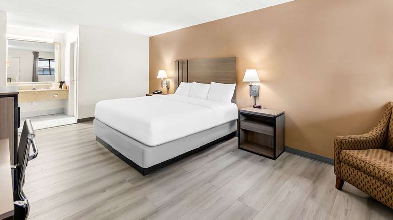 <b>Quality Inn Room</b>. Images powered by <a href="https://iceportal.shijigroup.com/" title="IcePortal" target="_blank">IcePortal</a>.
