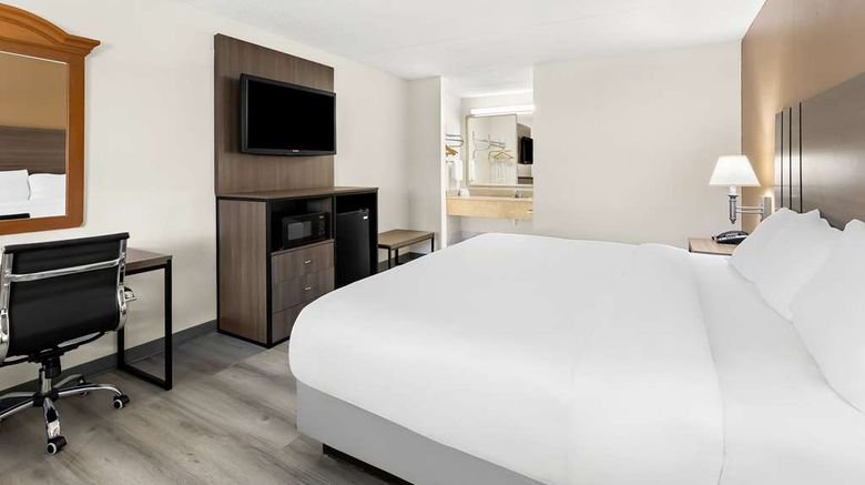 <b>Quality Inn Room</b>. Images powered by <a href="https://iceportal.shijigroup.com/" title="IcePortal" target="_blank">IcePortal</a>.