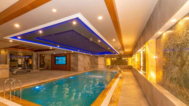 Ramada by Wyndham Istanbul Pera Pool
