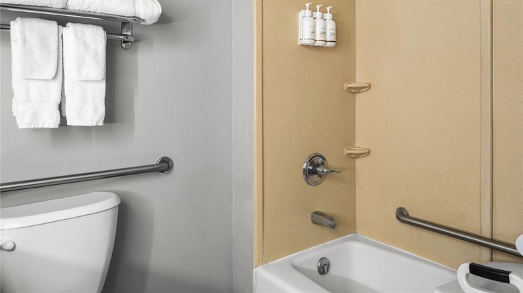 AmericInn by Wyndham Marshfield Room