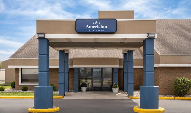 AmericInn by Wyndham Marshfield Exterior