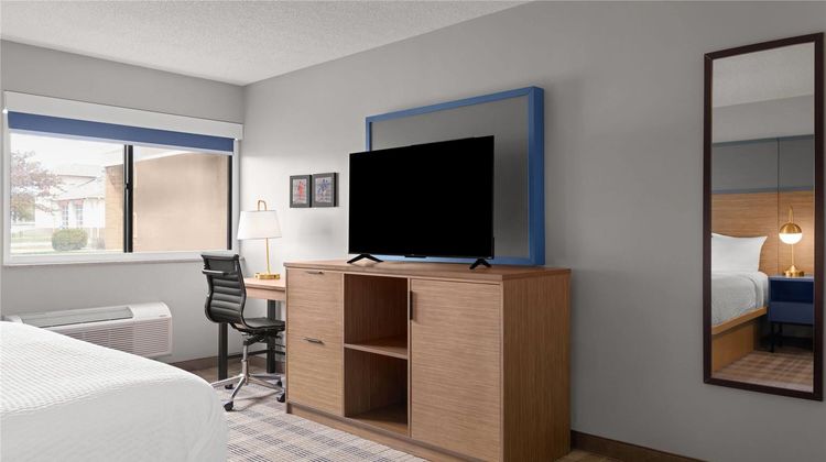 AmericInn by Wyndham Marshfield Room
