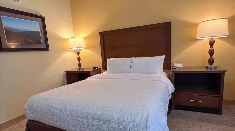 Cherokee Inn Room