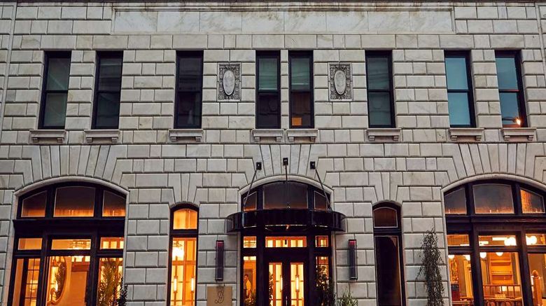 <b>The Drayton Hotel Exterior</b>. Images powered by <a href="https://iceportal.shijigroup.com/" title="IcePortal" target="_blank">IcePortal</a>.