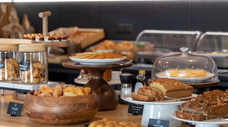 <b>Hotel L'Acquale Restaurant</b>. Images powered by <a href="https://iceportal.shijigroup.com/" title="IcePortal" target="_blank">IcePortal</a>.