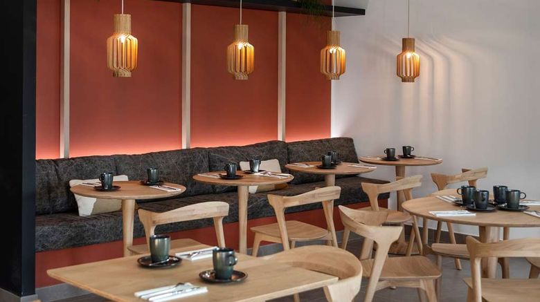 <b>Hotel L'Acquale Restaurant</b>. Images powered by <a href="https://iceportal.shijigroup.com/" title="IcePortal" target="_blank">IcePortal</a>.