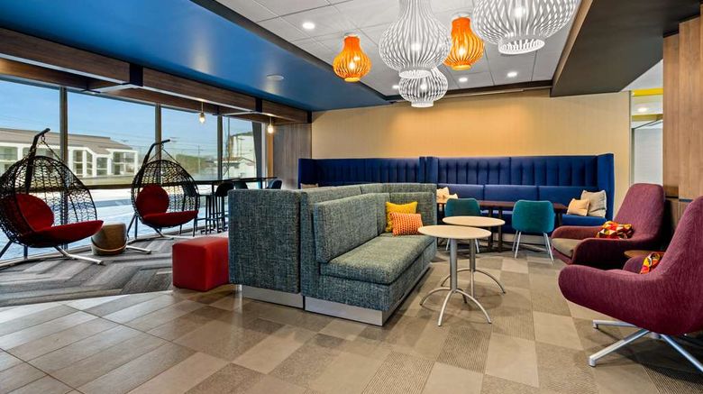 <b>Tru by Hilton Christiansburg Lobby</b>. Images powered by <a href="https://iceportal.shijigroup.com/" title="IcePortal" target="_blank">IcePortal</a>.