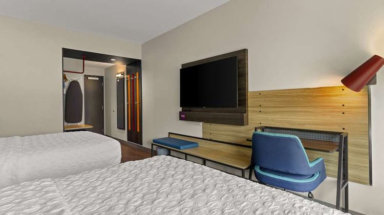 Tru by Hilton Christiansburg Room