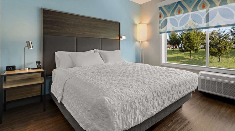 Tru by Hilton Christiansburg Room