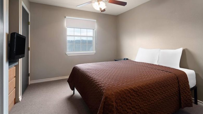 <b>Eagles Den Suites, Travelodge by Wyndham Suite</b>. Images powered by <a href="https://iceportal.shijigroup.com/" title="IcePortal" target="_blank">IcePortal</a>.