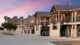 Eagles Den Suites, Travelodge by Wyndham Exterior