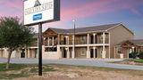 Eagles Den Suites, Travelodge by Wyndham Exterior