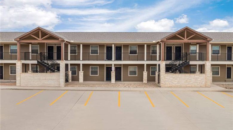 <b>Eagles Den Suites, Travelodge by Wyndham Exterior</b>. Images powered by <a href="https://iceportal.shijigroup.com/" title="IcePortal" target="_blank">IcePortal</a>.