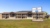 Eagles Den Suites-Travelodge by Wyndham Exterior