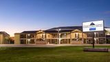 Eagles Den Suites-Travelodge by Wyndham Exterior