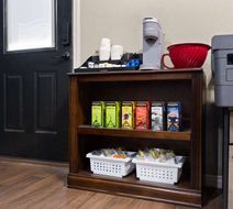 Eagles Den Suites-Travelodge by Wyndham Lobby