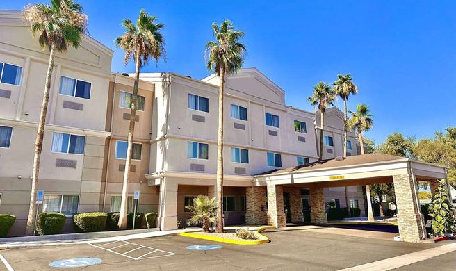 Baymont by Wyndham Phoenix North Exterior