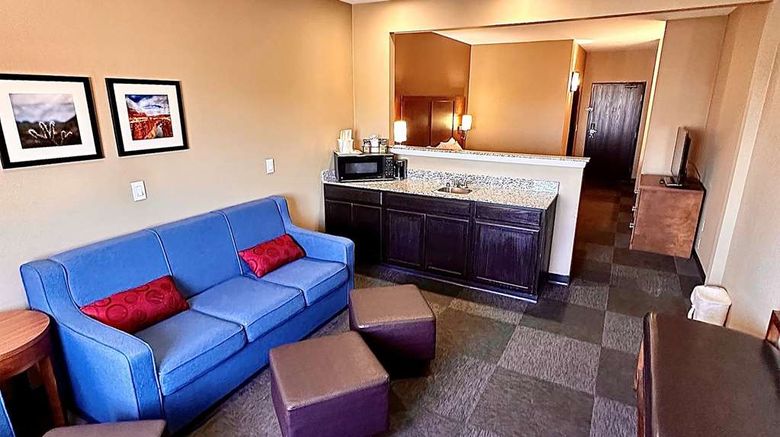 <b>Baymont by Wyndham Phoenix North Room</b>. Images powered by <a href="https://iceportal.shijigroup.com/" title="IcePortal" target="_blank">IcePortal</a>.