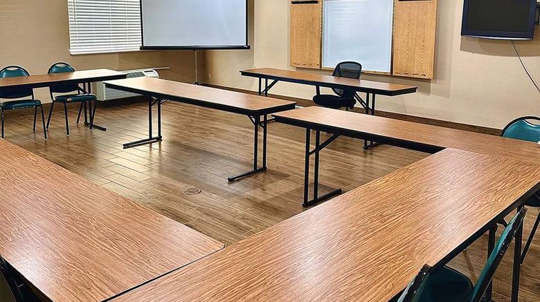 <b>Baymont by Wyndham Phoenix North Meeting</b>. Images powered by <a href="https://iceportal.shijigroup.com/" title="IcePortal" target="_blank">IcePortal</a>.