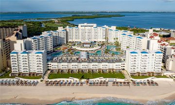Hilton Cancun Mar Caribe All-Inclusive Resort