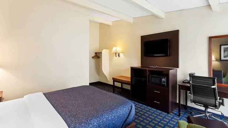 Econo Lodge Waynesboro - Skyline Drive Room