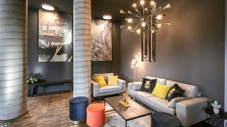 <b>Joyn Vienna Lobby</b>. Images powered by <a href="https://iceportal.shijigroup.com/" title="IcePortal" target="_blank">IcePortal</a>.