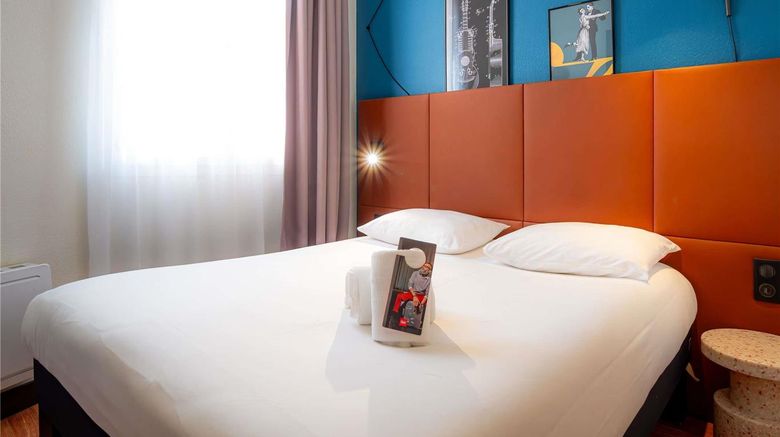 <b>Ibis Paris Ornano Room</b>. Images powered by <a href="https://iceportal.shijigroup.com/" title="IcePortal" target="_blank">IcePortal</a>.