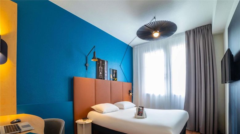<b>Ibis Paris Ornano Room</b>. Images powered by <a href="https://iceportal.shijigroup.com/" title="IcePortal" target="_blank">IcePortal</a>.