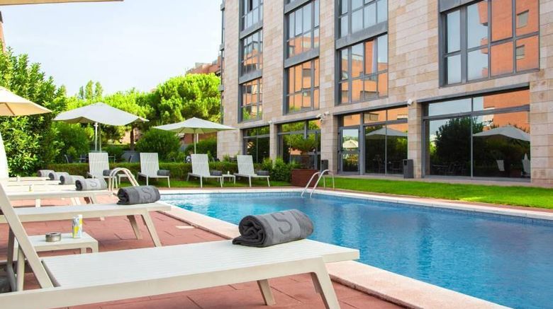 <b>Sercotel Cornella Pool</b>. Images powered by <a href="https://iceportal.shijigroup.com/" title="IcePortal" target="_blank">IcePortal</a>.