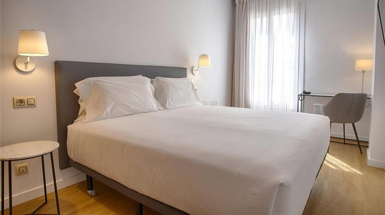 <b>Sercotel Tribuna Malaga Suite</b>. Images powered by <a href="https://iceportal.shijigroup.com/" title="IcePortal" target="_blank">IcePortal</a>.