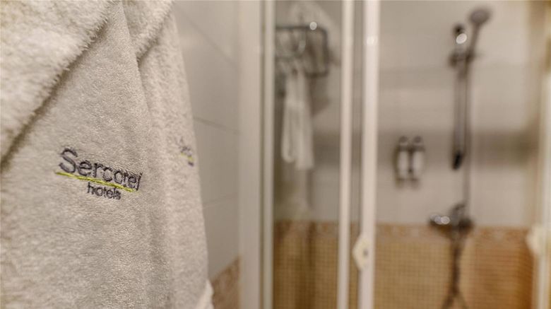 Sercotel Tribuna Malaga Room. Images powered by <a href="https://iceportal.shijigroup.com" target="_blank" rel="noopener">Ice Portal</a>.