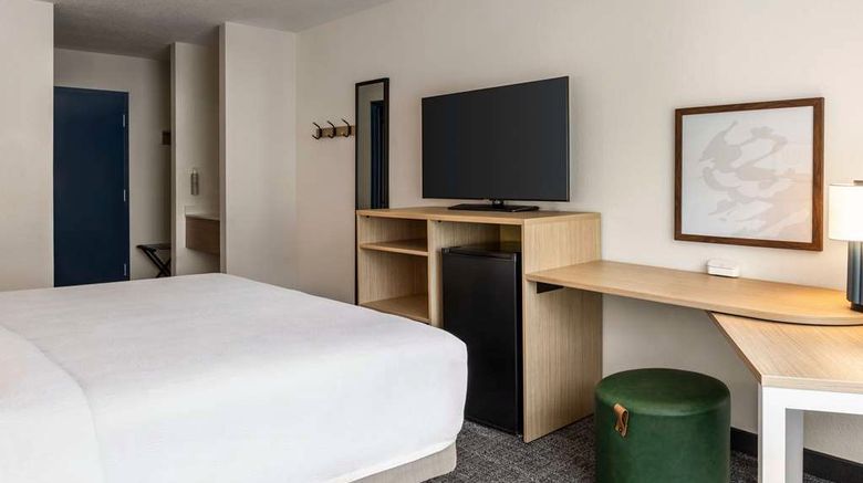 <b>Spark by Hilton Mystic Groton Room</b>. Images powered by <a href="https://iceportal.shijigroup.com/" title="IcePortal" target="_blank">IcePortal</a>.