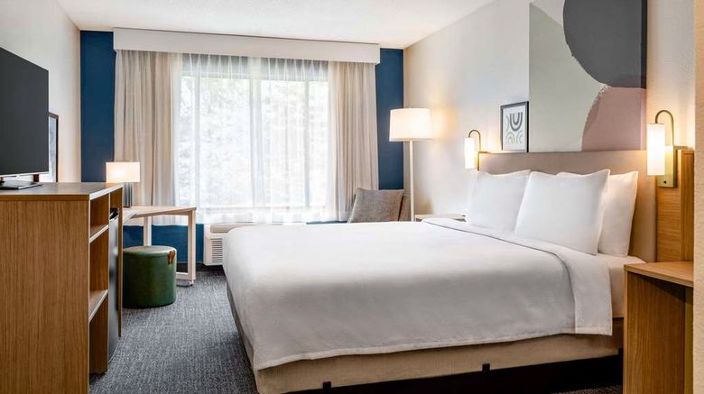 <b>Spark by Hilton Mystic Groton Room</b>. Images powered by <a href="https://iceportal.shijigroup.com/" title="IcePortal" target="_blank">IcePortal</a>.
