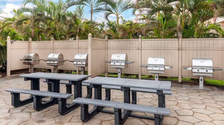<b>Hilton Vacation Club Kaanapali Beach Restaurant</b>. Images powered by <a href="https://iceportal.shijigroup.com/" title="IcePortal" target="_blank">IcePortal</a>.